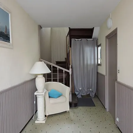 Hotel Les Voyageurs 2*